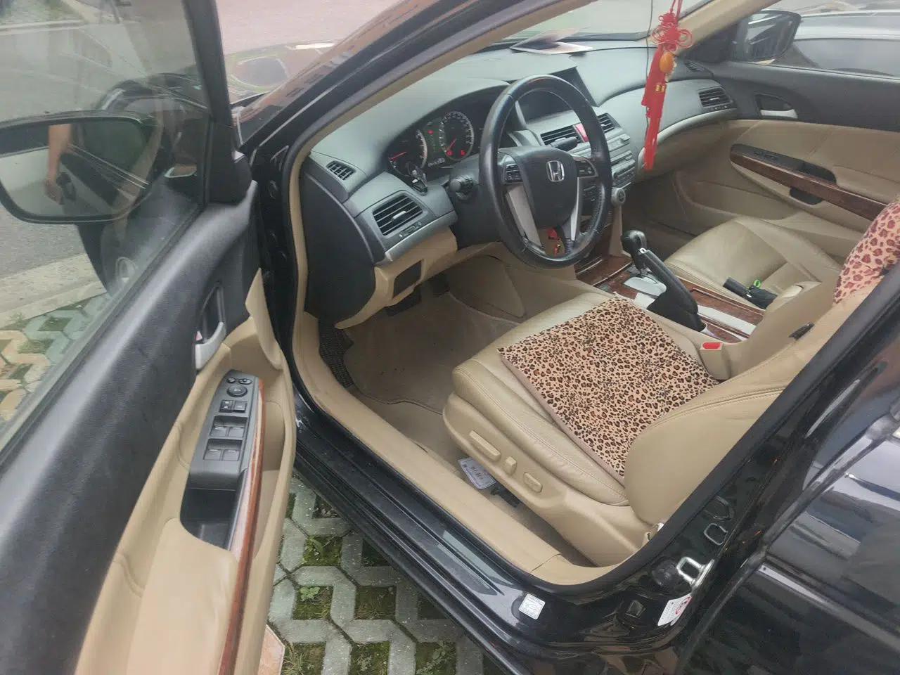 Honda Accord 2011 2.0L EX — миниатюра 16