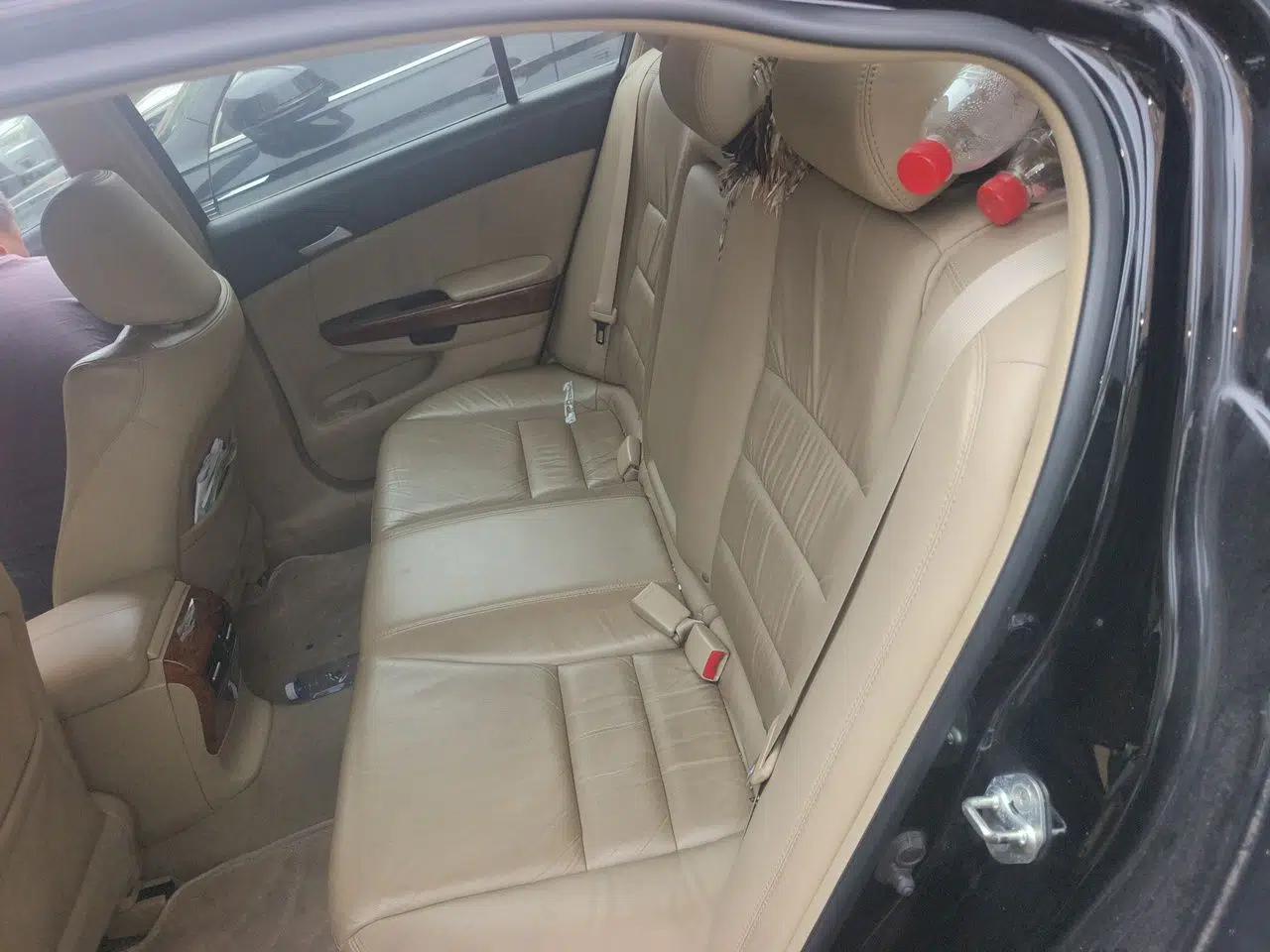 Honda Accord 2011 2.0L EX — миниатюра 17