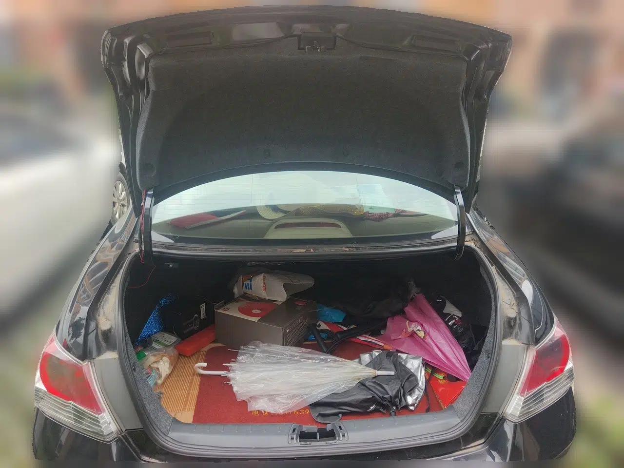 Honda Accord 2011 2.0L EX — миниатюра 19