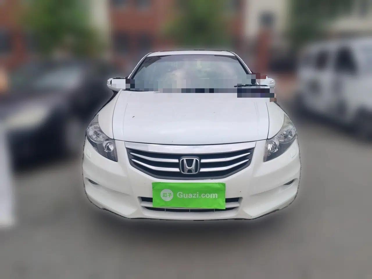 Honda Accord 2012 2.4L SE — миниатюра 2