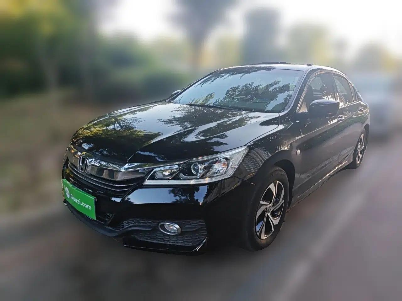 Honda Accord 2016 2.0L Comfort Edition — миниатюра 1