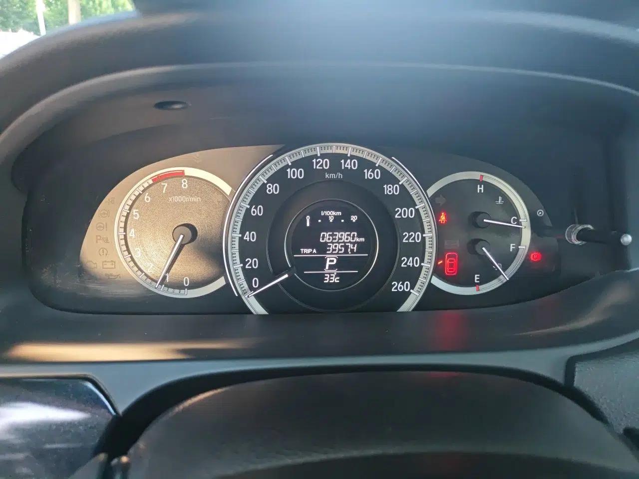 Honda Accord 2016 2.0L Comfort Edition — миниатюра 11