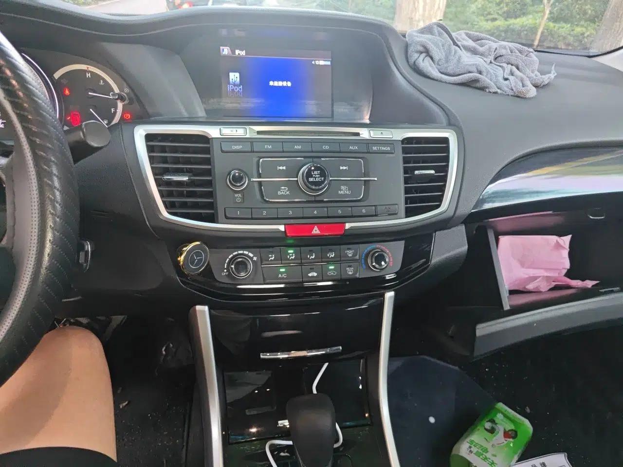 Honda Accord 2016 2.0L Comfort Edition — миниатюра 13