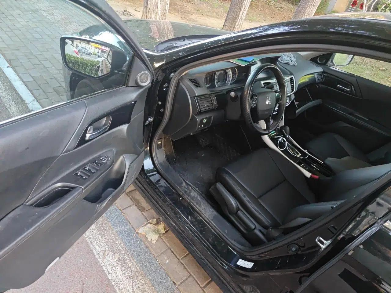 Honda Accord 2016 2.0L Comfort Edition — миниатюра 16