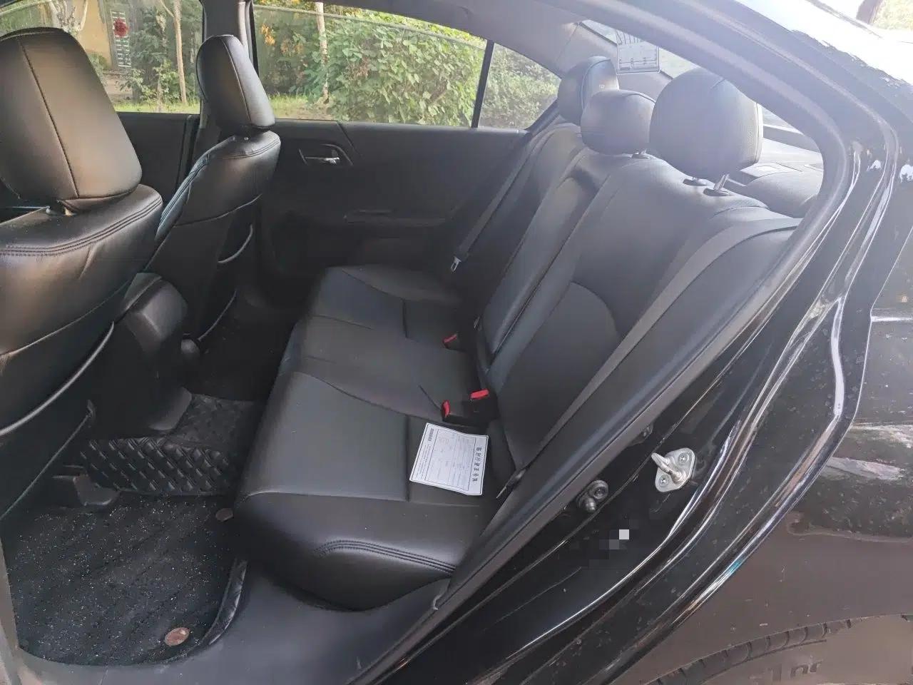Honda Accord 2016 2.0L Comfort Edition — миниатюра 17