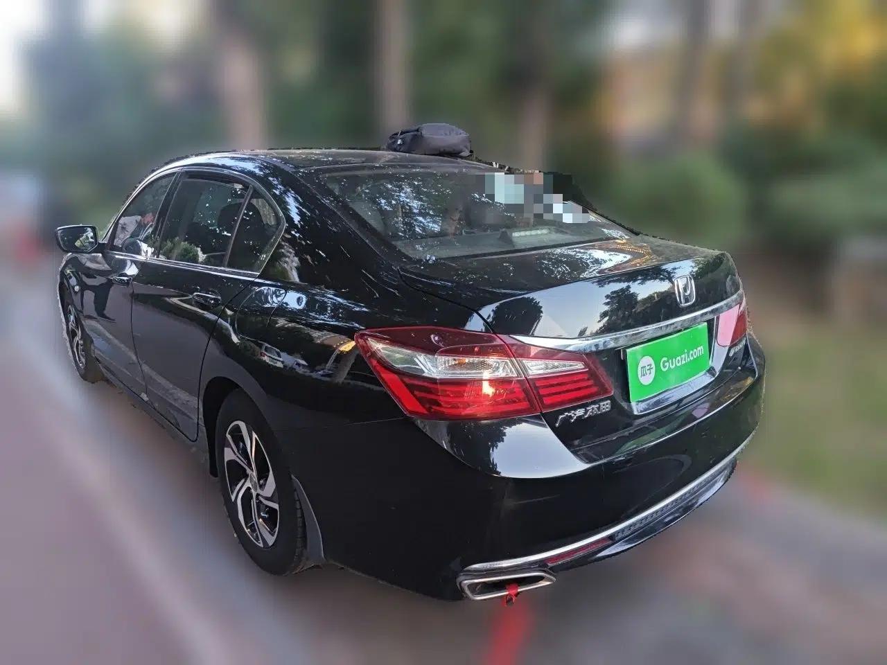 Honda Accord 2016 2.0L Comfort Edition — миниатюра 4