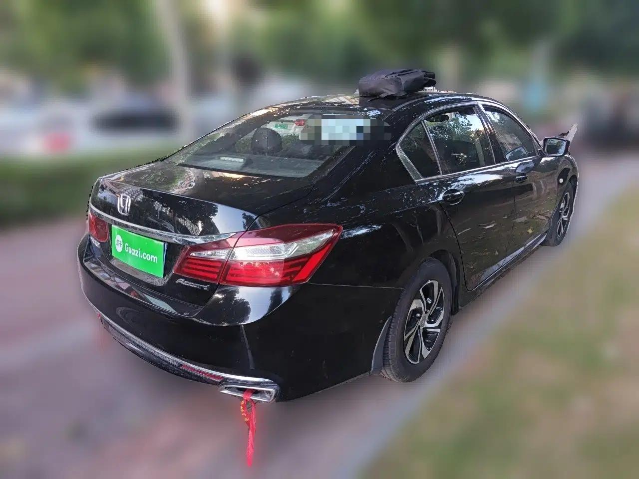 Honda Accord 2016 2.0L Comfort Edition — миниатюра 6