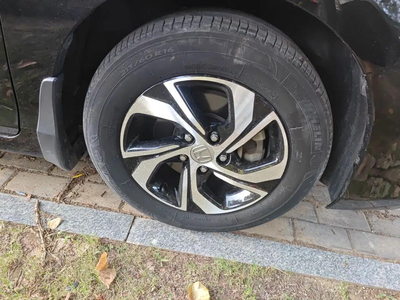 Honda Accord 2016 2.0L Comfort Edition — миниатюра 8