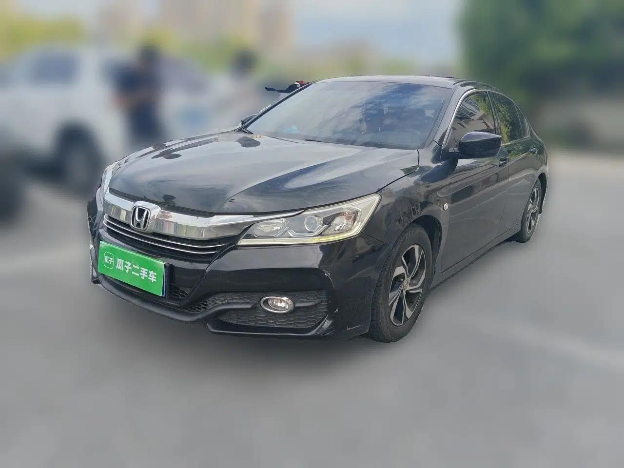 Honda Accord 2016 2.0L Elite Edition — миниатюра 1