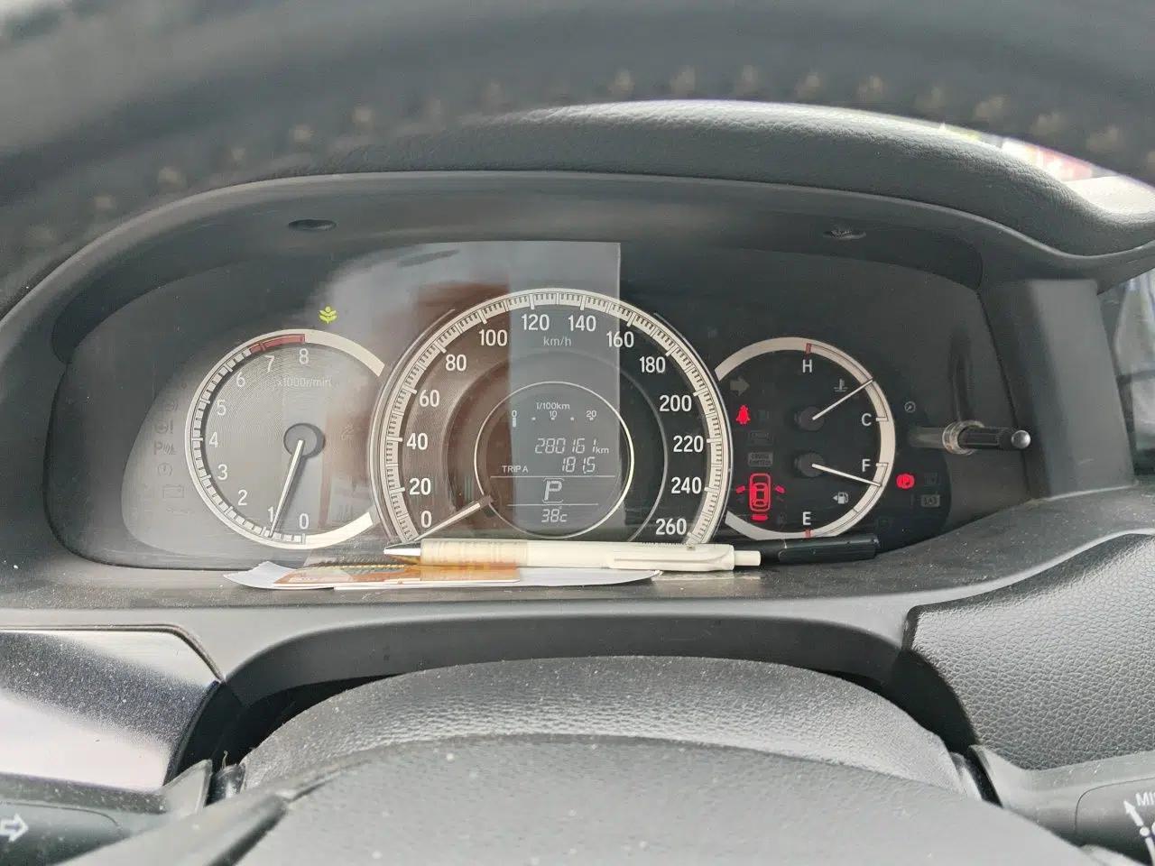 Honda Accord 2016 2.0L Elite Edition — миниатюра 11