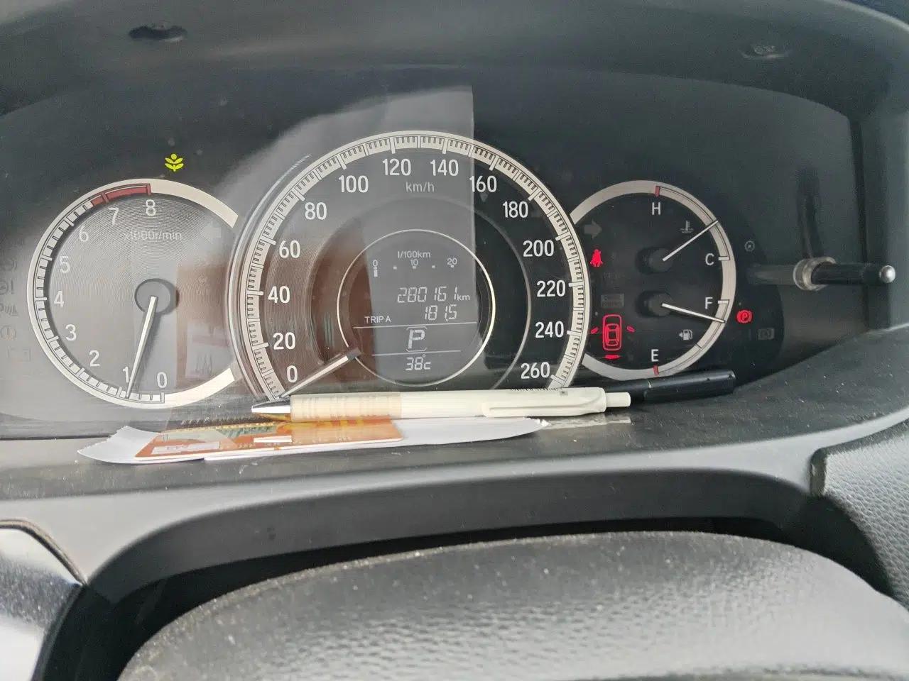 Honda Accord 2016 2.0L Elite Edition — миниатюра 12
