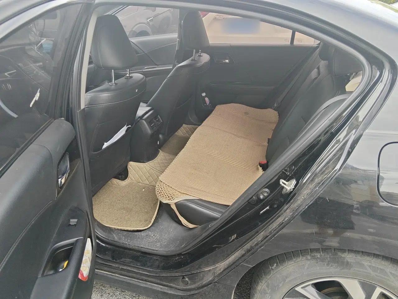 Honda Accord 2016 2.0L Elite Edition — миниатюра 17