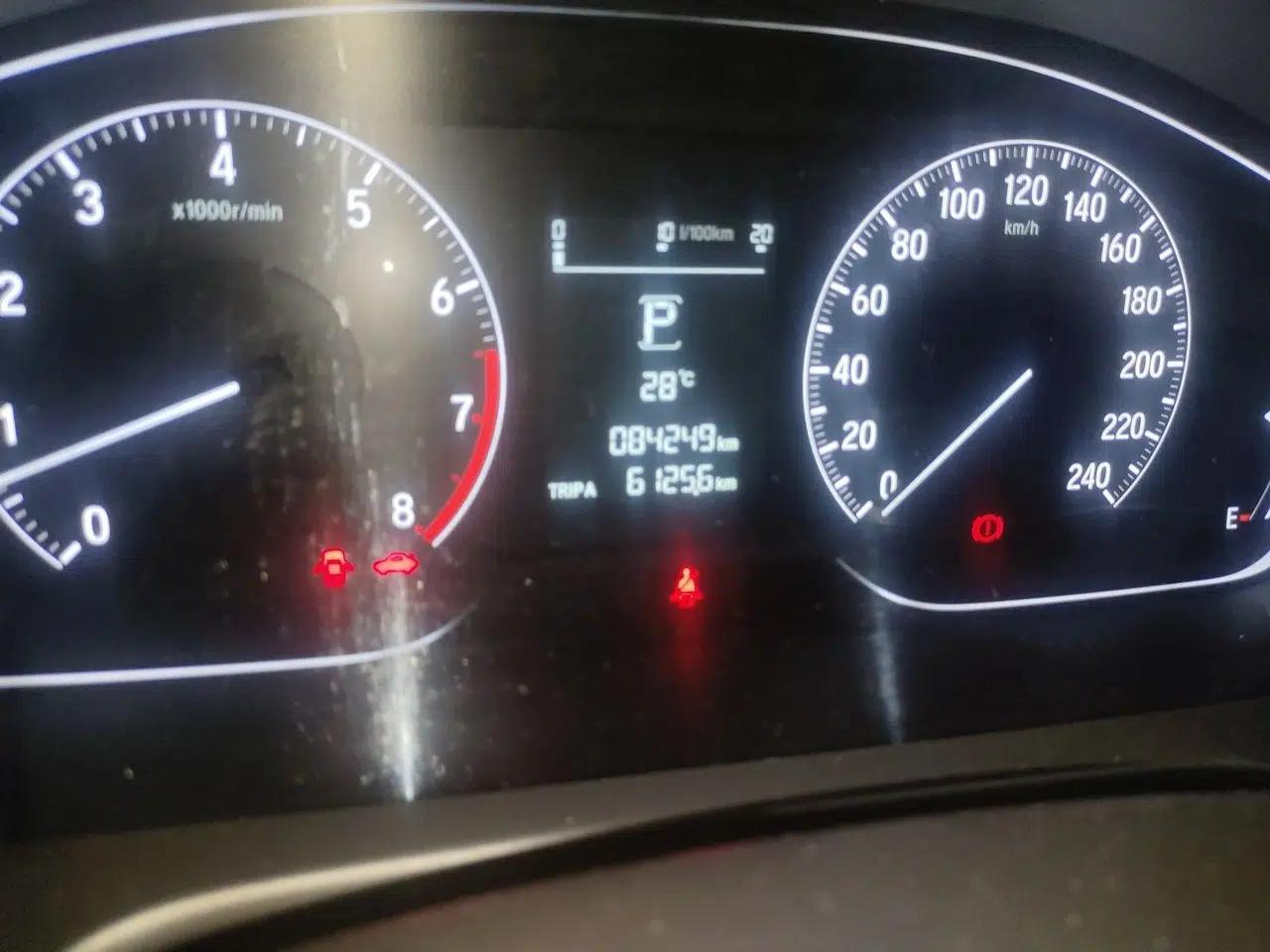 Honda Accord 2018 260TURBO Elite Edition China V — миниатюра 12