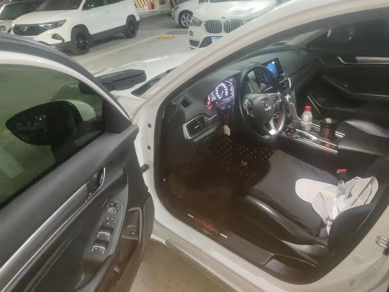 Honda Accord 2018 260TURBO Elite Edition China V — миниатюра 16