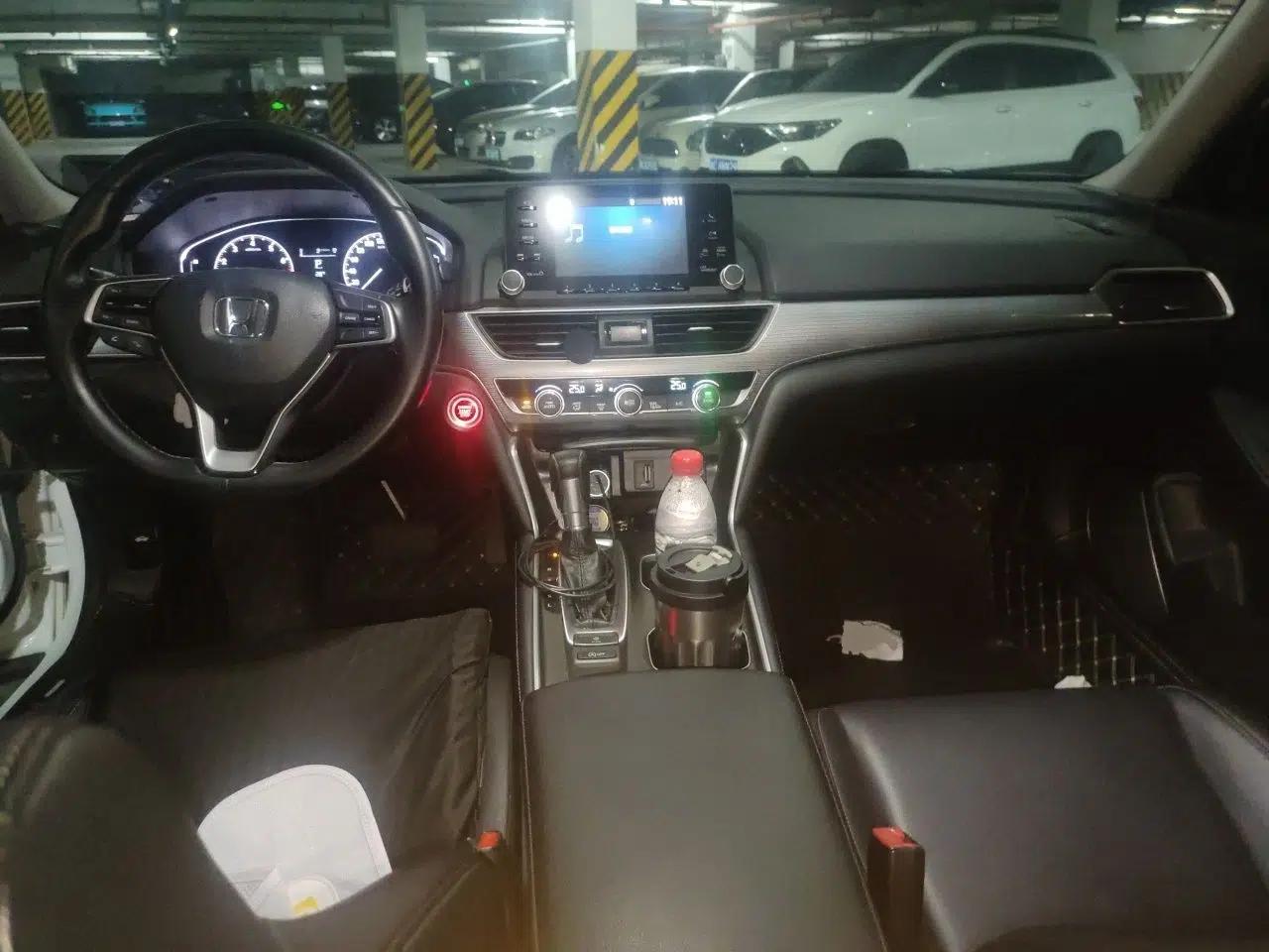 Honda Accord 2018 260TURBO Elite Edition China V — миниатюра 9