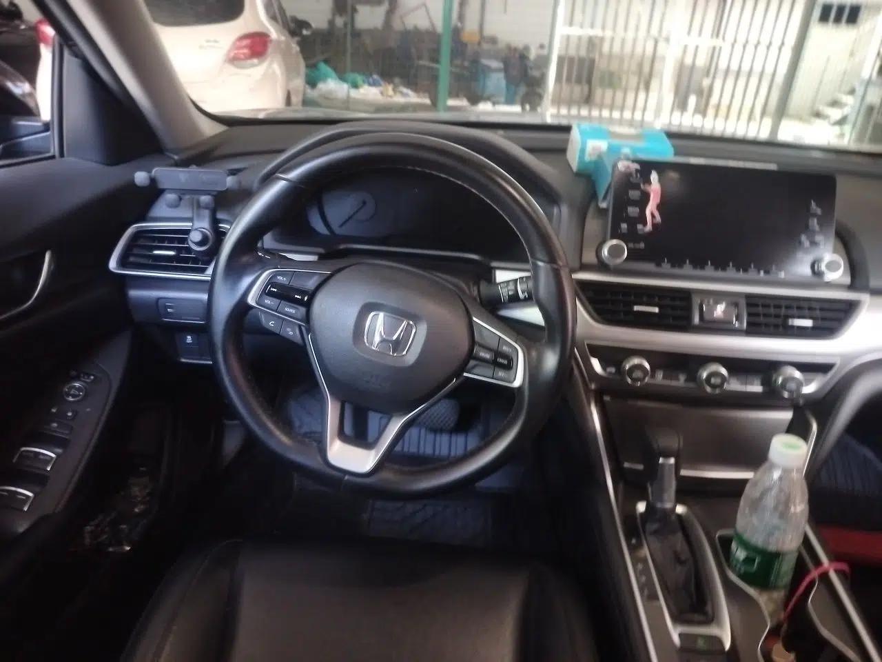 Honda Accord 2018 260TURBO Elite Edition China V — миниатюра 10