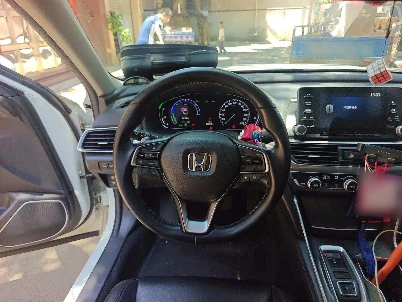 Honda Accord 2018 Rui Hybrid 2.0L Rui Ling Version China V — миниатюра 10