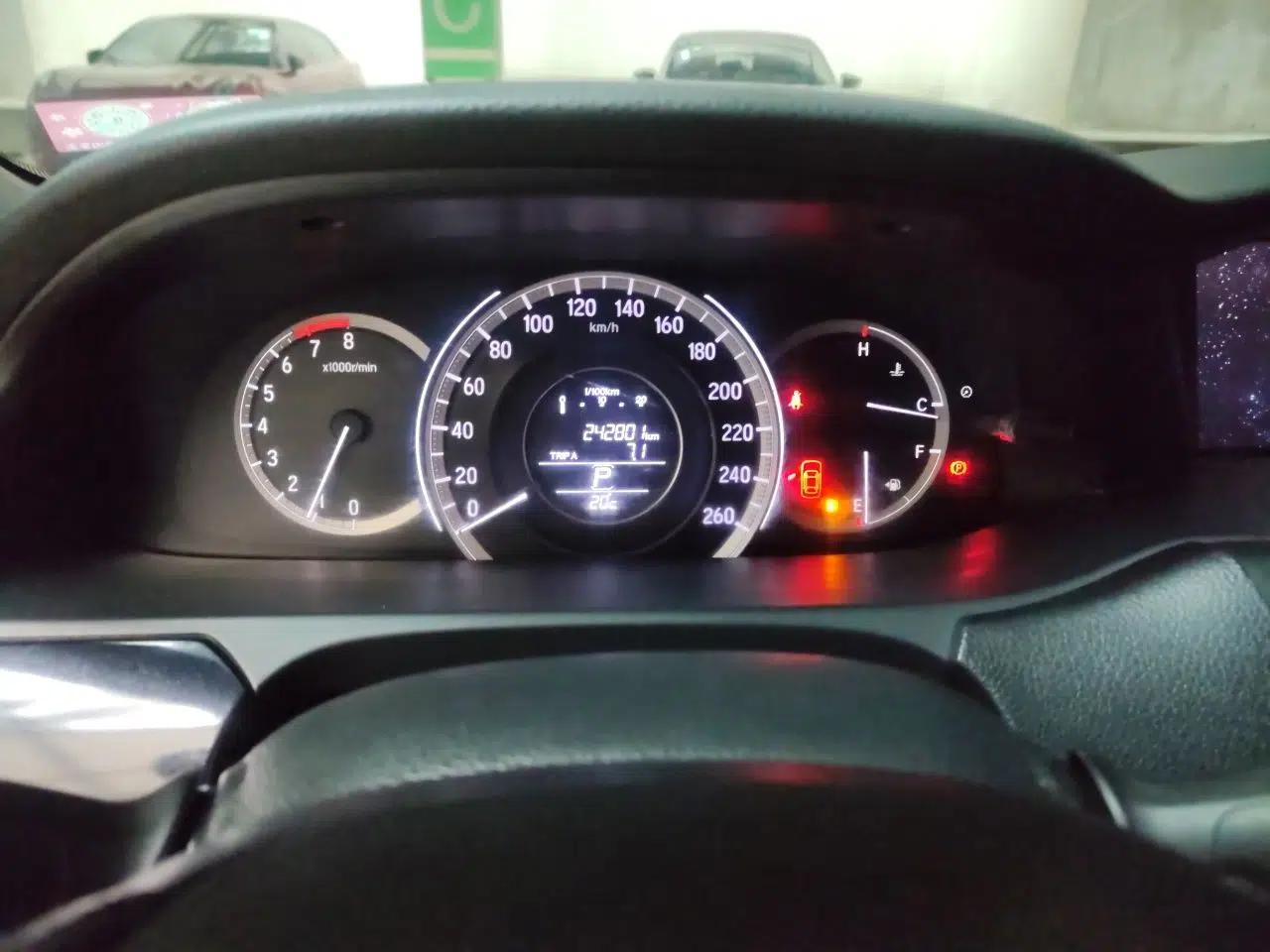 Honda Accord 2016 2.0L Comfort Edition — миниатюра 11