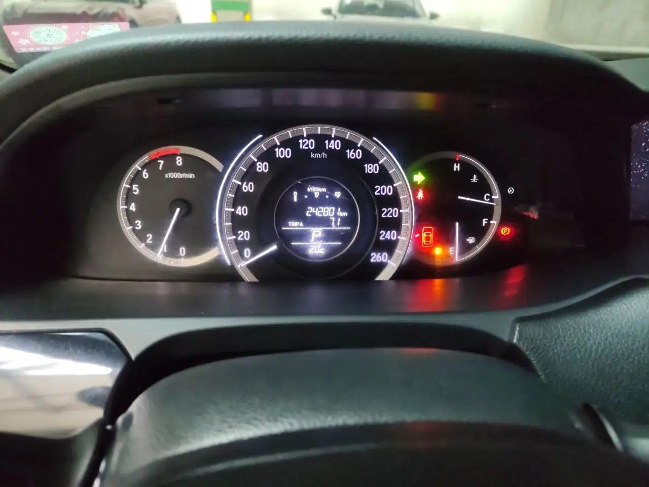 Honda Accord 2016 2.0L Comfort Edition — миниатюра 12