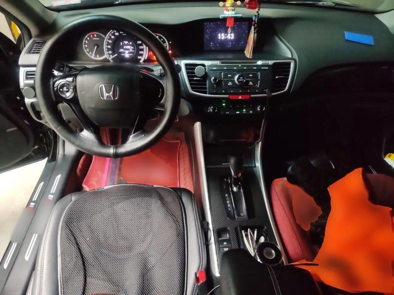 Honda Accord 2016 2.0L Comfort Edition — миниатюра 9