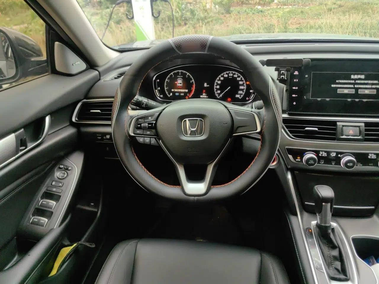 Honda Accord 2022 260TURBO Luxury Edition — миниатюра 10