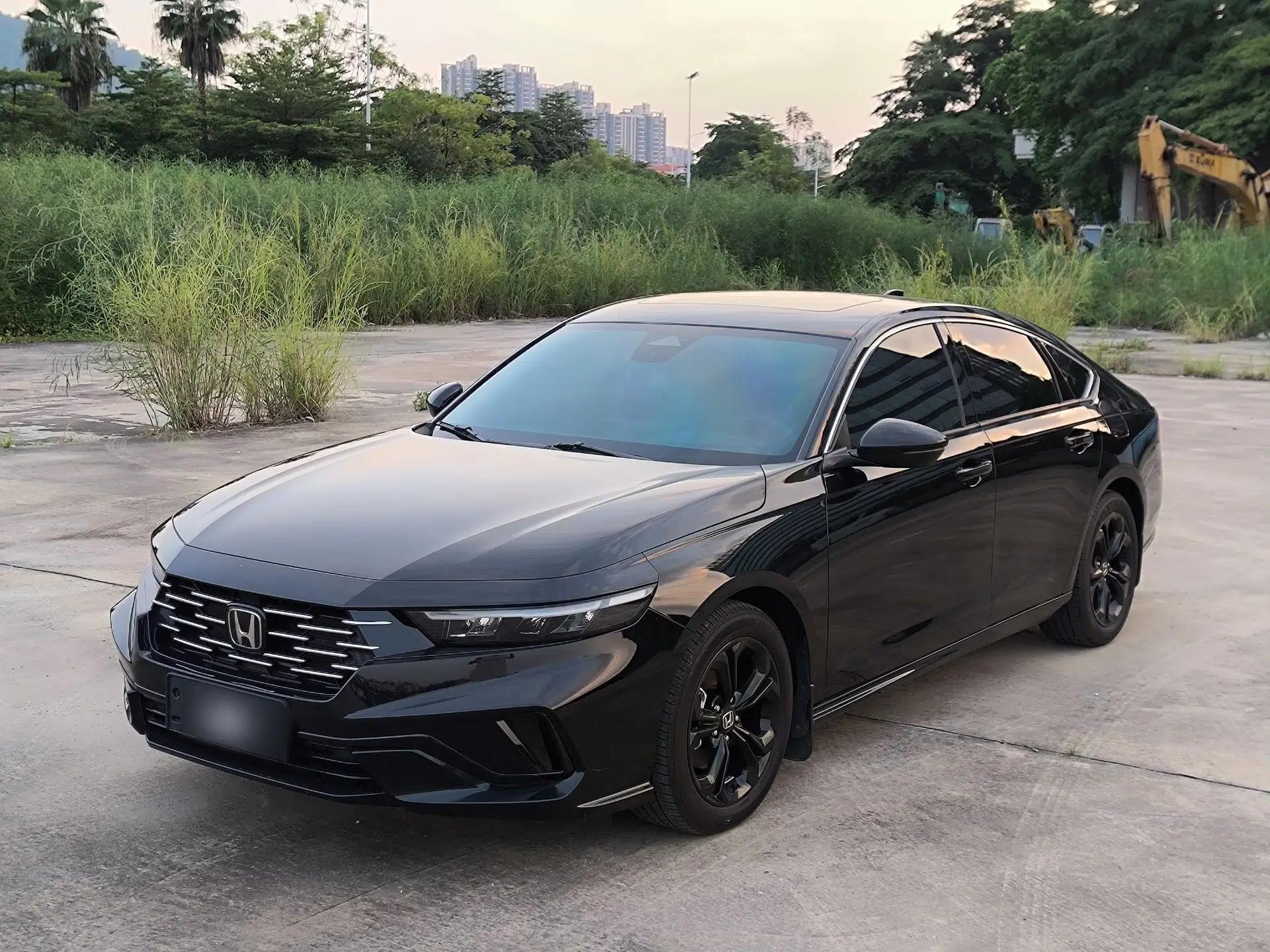 Honda Accord 2025 Sport Series 260TURBO Luxury Edition — миниатюра 1