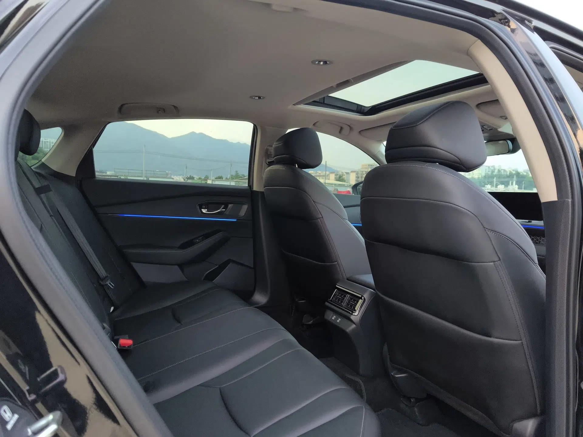 Honda Accord 2025 Sport Series 260TURBO Luxury Edition — миниатюра 16