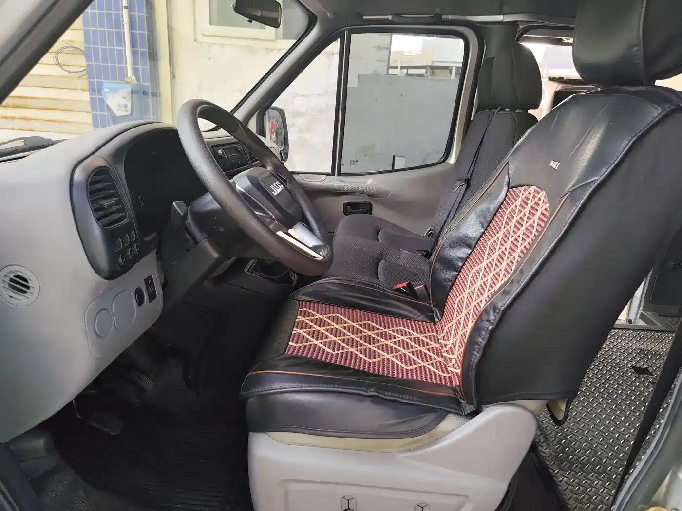 Teshun 2019 2.8T Commercial Vehicle Short Wheelbase Mid-Roof 6-Seater National VI JX493 — миниатюра 4