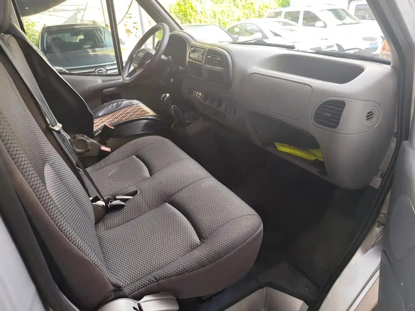 Teshun 2019 2.8T Commercial Vehicle Short Wheelbase Mid-Roof 6-Seater National VI JX493 — миниатюра 5