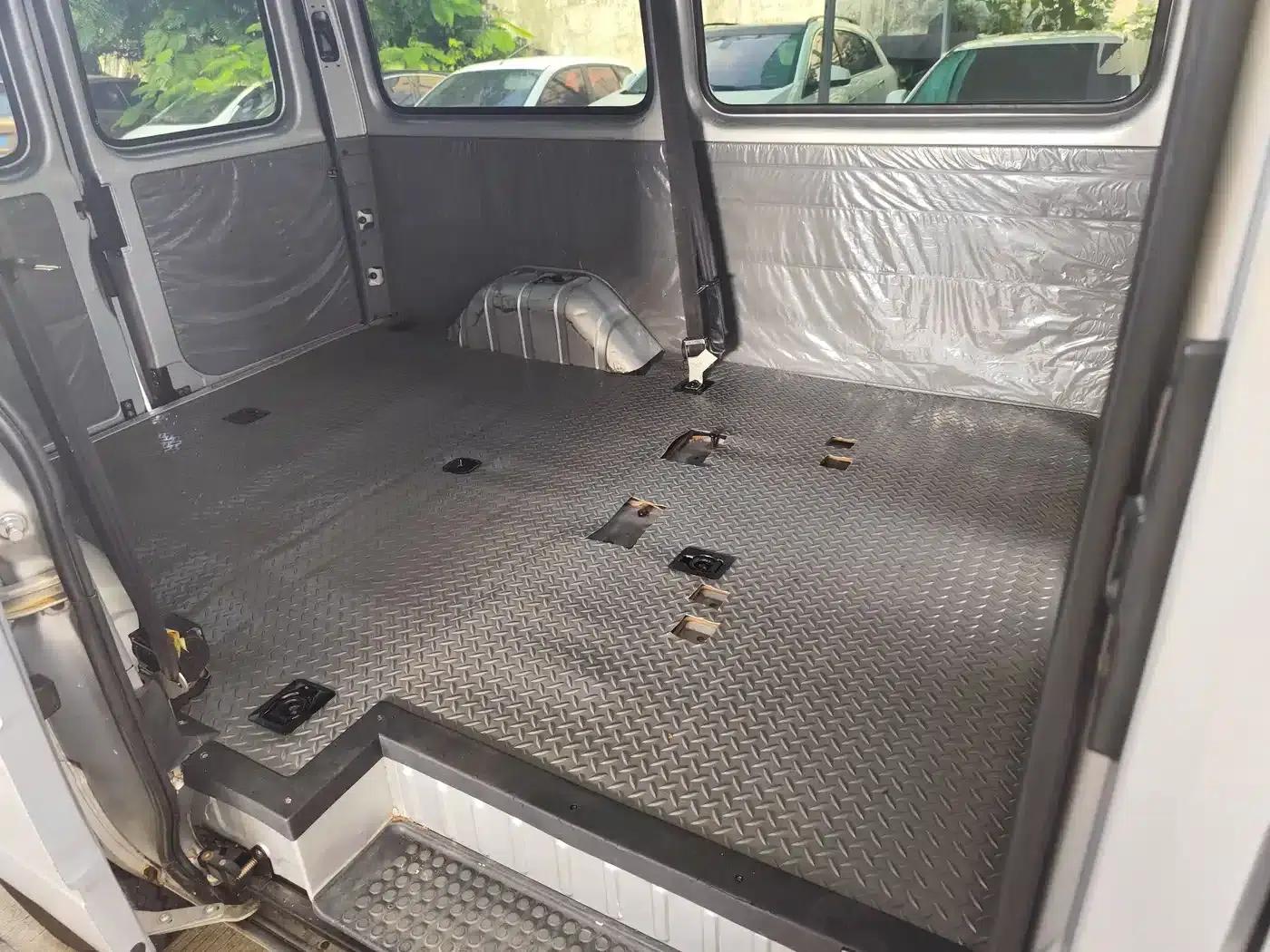 Teshun 2019 2.8T Commercial Vehicle Short Wheelbase Mid-Roof 6-Seater National VI JX493 — миниатюра 6