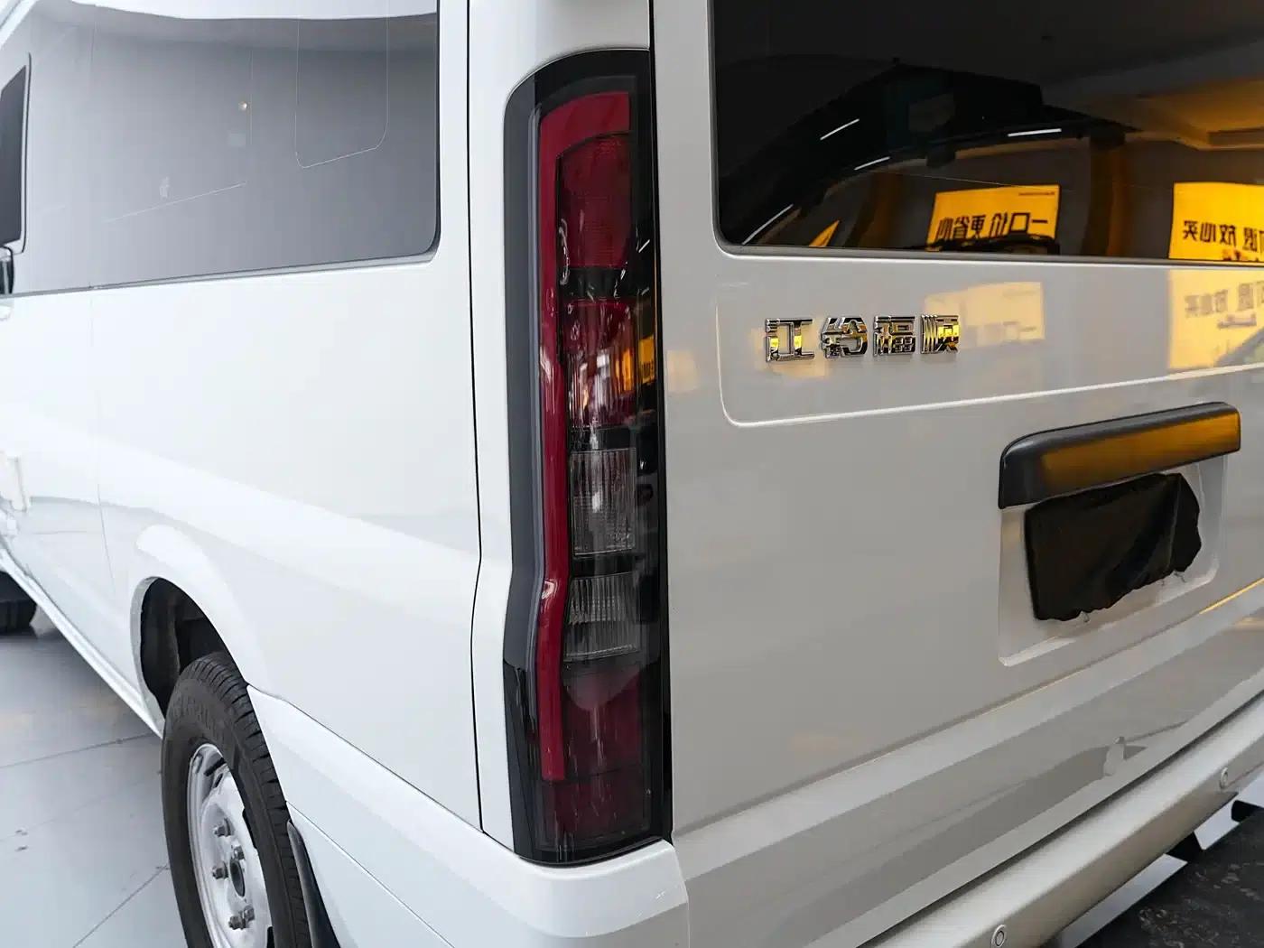 Jiangling Fushun 2022 2.0T Manual Multi-functional Passenger Vehicle, Short Wheelbase, Low Roof, 6 Seats — миниатюра 18