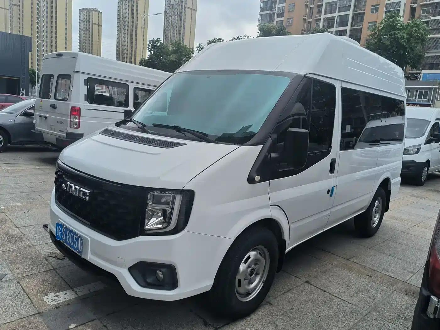 Jiangling Fushun 2023 2.0T Manual Short Wheelbase Mid-High Roof Passenger/Business Edition 7-Seater (Non-Commercial) — миниатюра 1