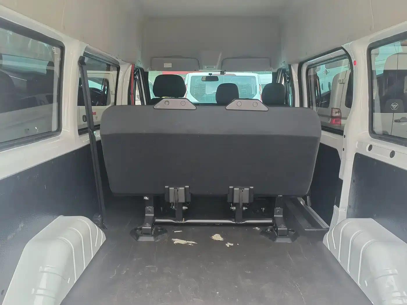 Jiangling Fushun 2023 2.0T Manual Short Wheelbase Mid-High Roof Passenger/Business Edition 7-Seater (Non-Commercial) — миниатюра 10