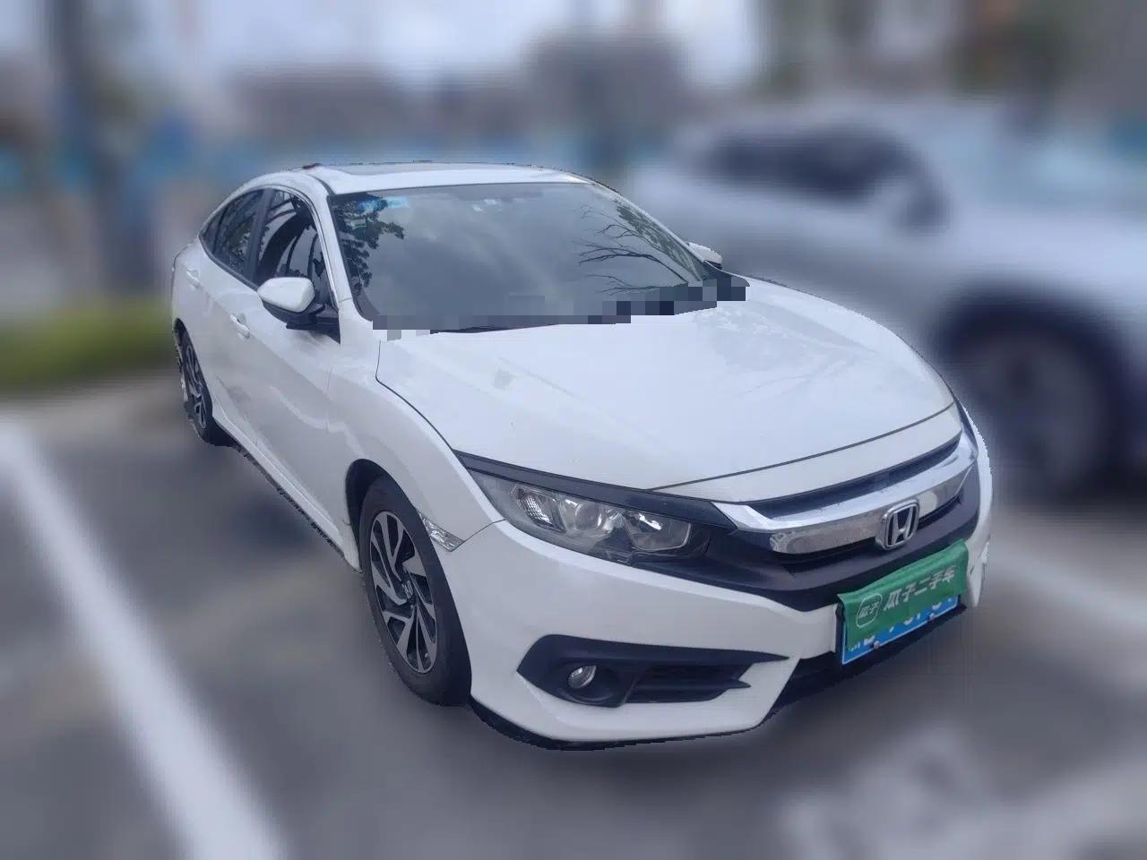 Honda Civic 2016 220TURBO CVT Luxury Edition — миниатюра 3