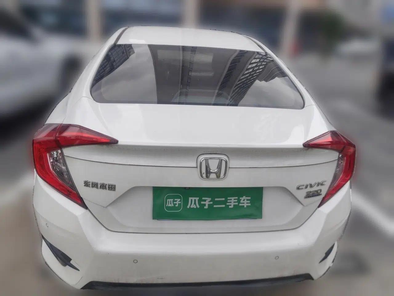 Honda Civic 2016 220TURBO CVT Luxury Edition — миниатюра 5