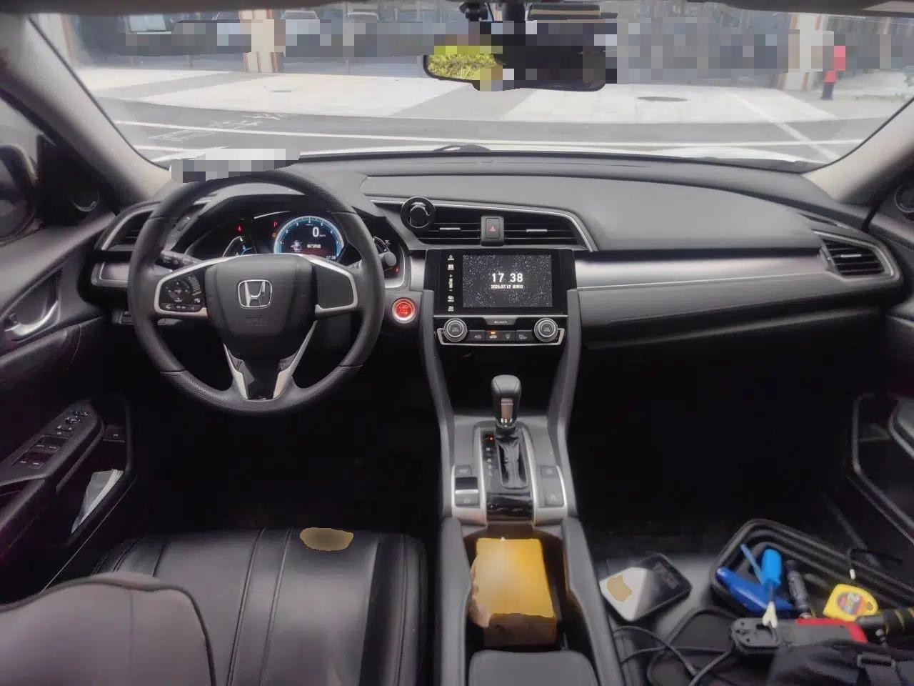 Honda Civic 2016 220TURBO CVT Luxury Edition — миниатюра 9