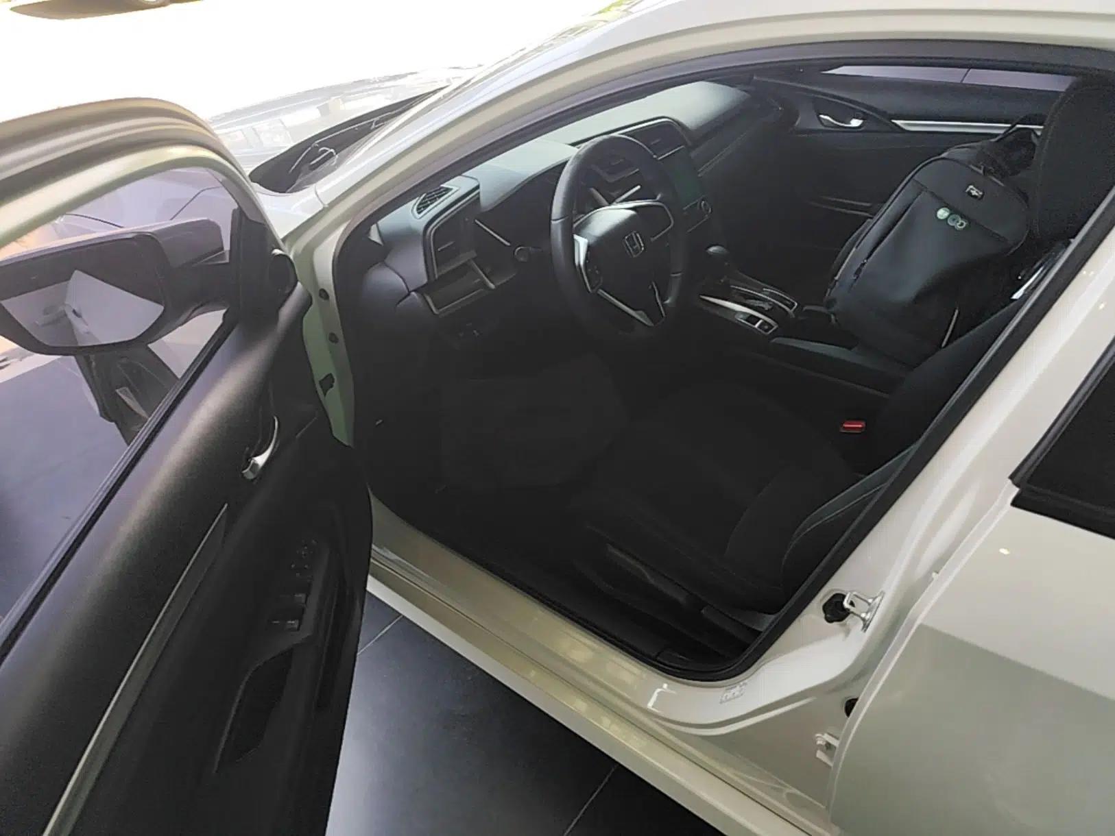 Honda Civic 2019 220TURBO CVT Dynamic Edition China VI — миниатюра 23