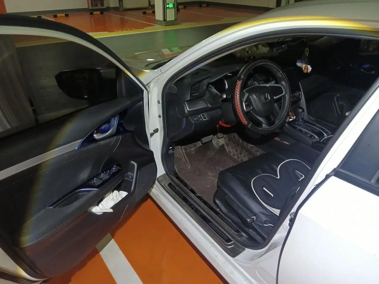 Honda Civic 2016 180TURBO CVT Comfort Version — миниатюра 19