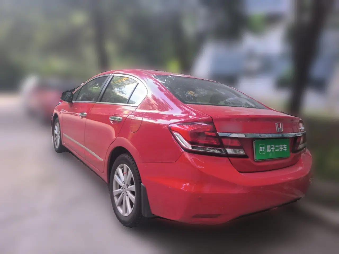 Honda Civic 2014 1.8L Automatic Classic Edition — миниатюра 4