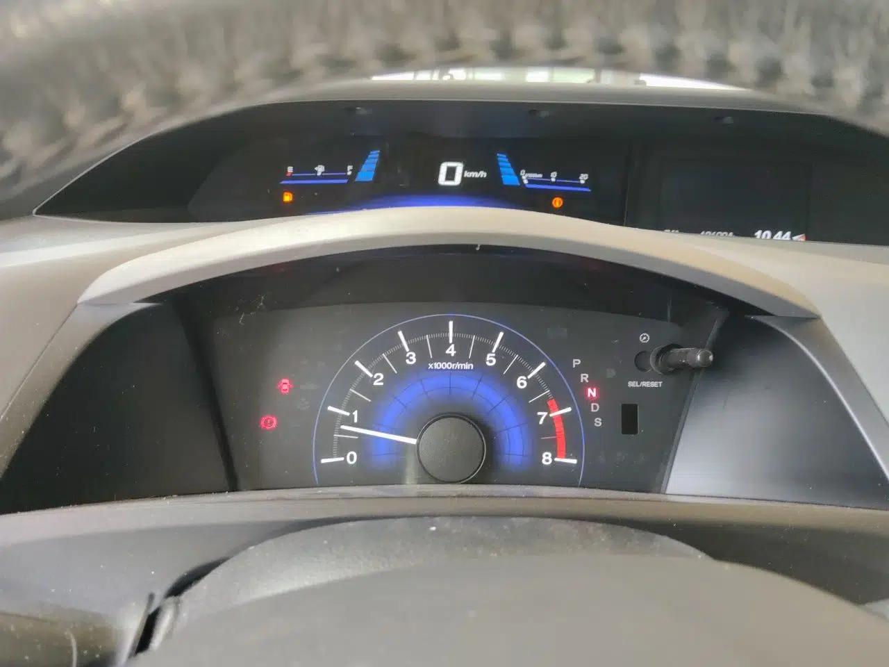 Honda Civic 2012 1.8L automatic luxury edition — миниатюра 11