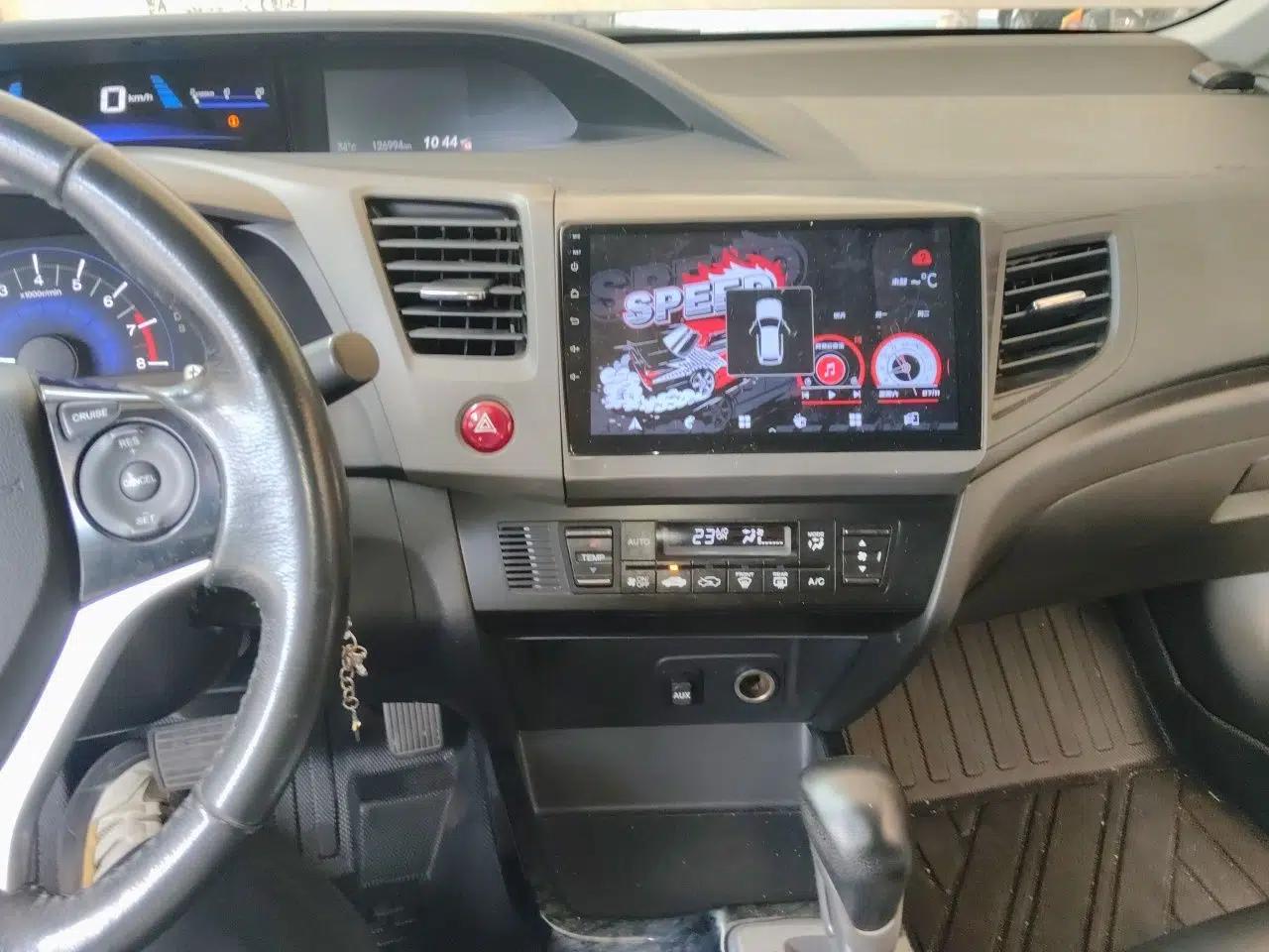 Honda Civic 2012 1.8L automatic luxury edition — миниатюра 13