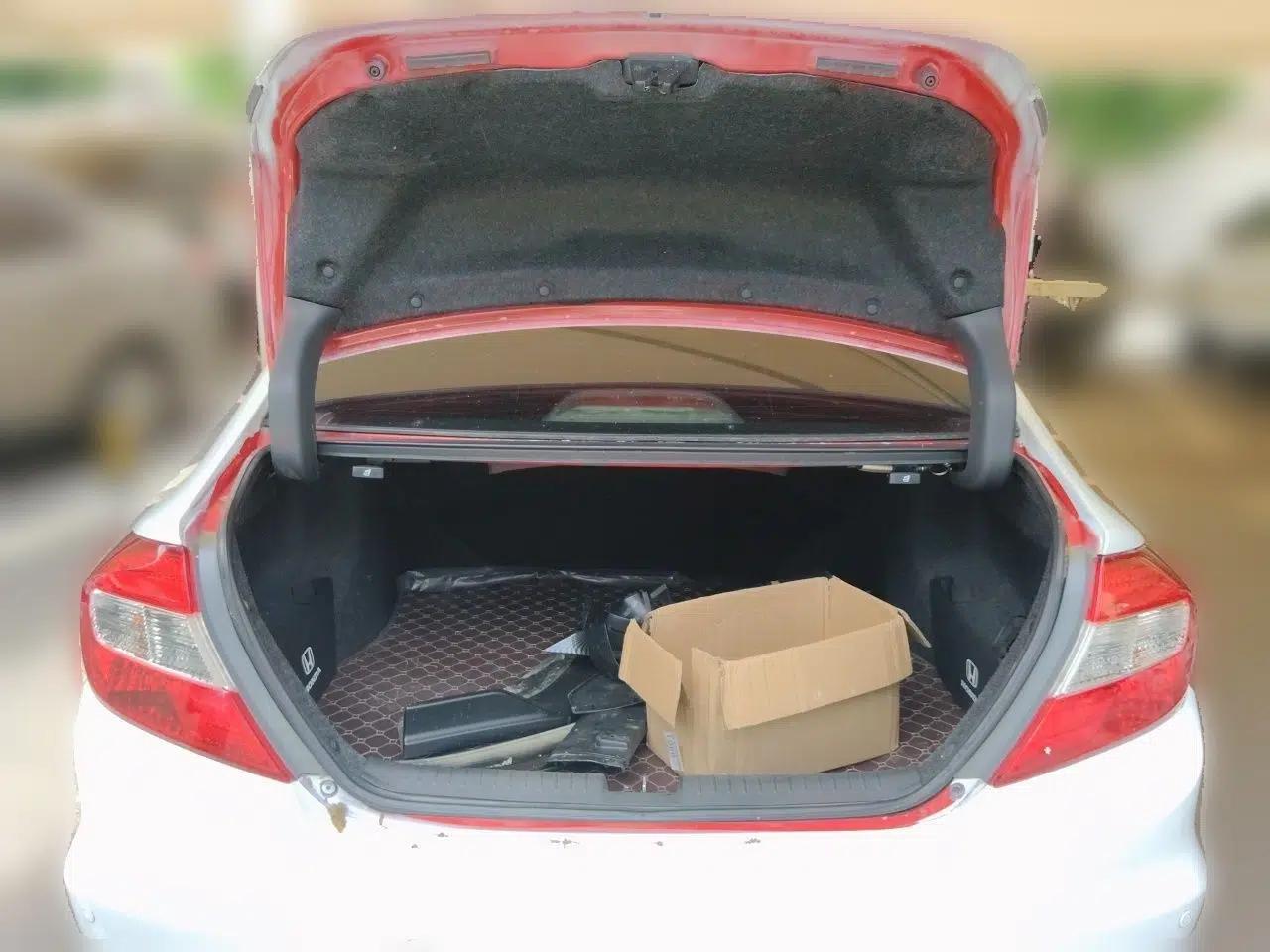 Honda Civic 2012 1.8L automatic luxury edition — миниатюра 19