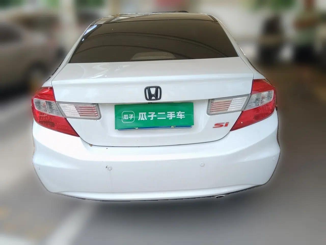 Honda Civic 2012 1.8L automatic luxury edition — миниатюра 5