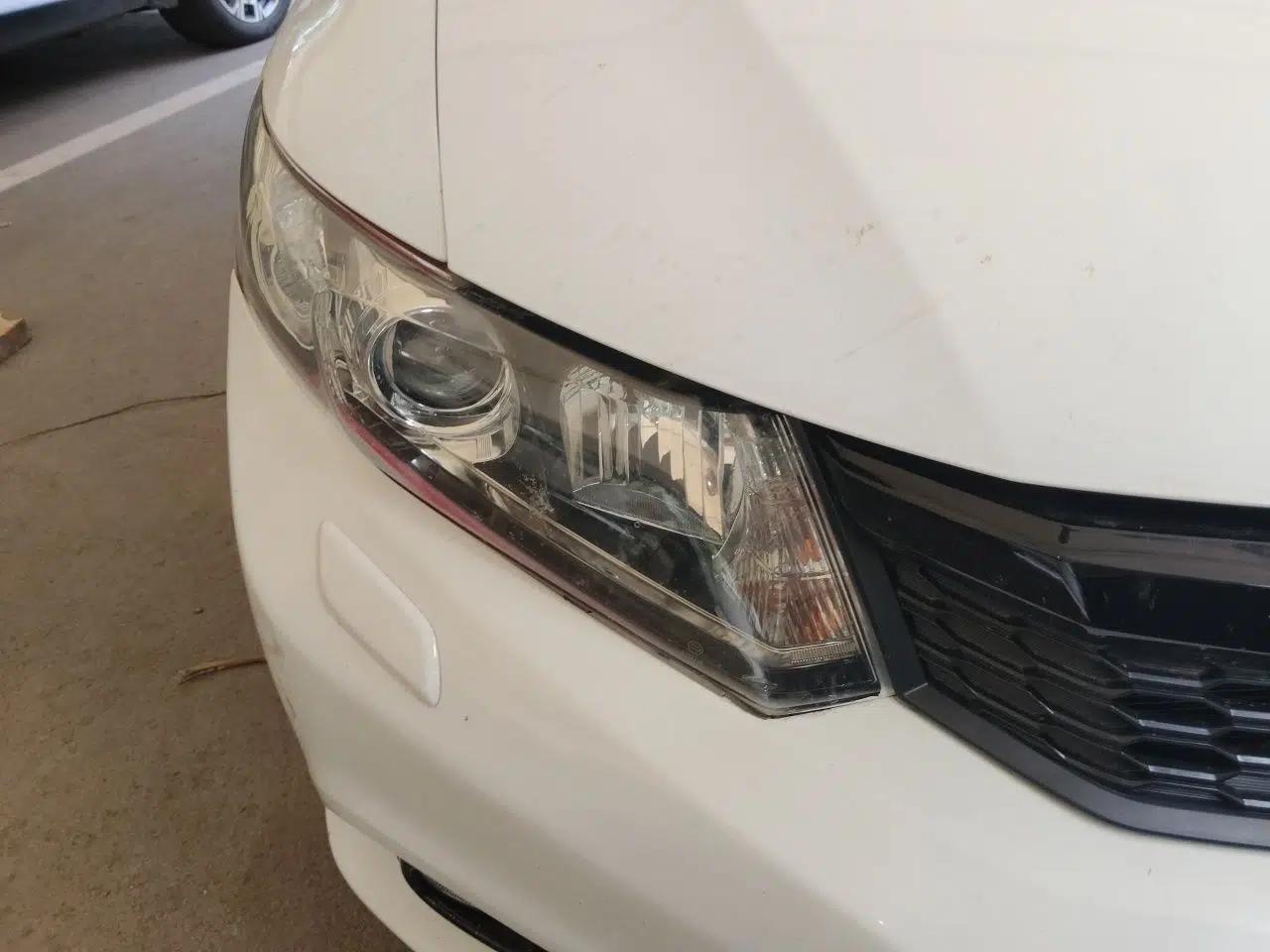 Honda Civic 2012 1.8L automatic luxury edition — миниатюра 7