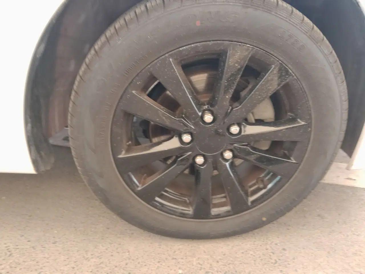 Honda Civic 2012 1.8L automatic luxury edition — миниатюра 8
