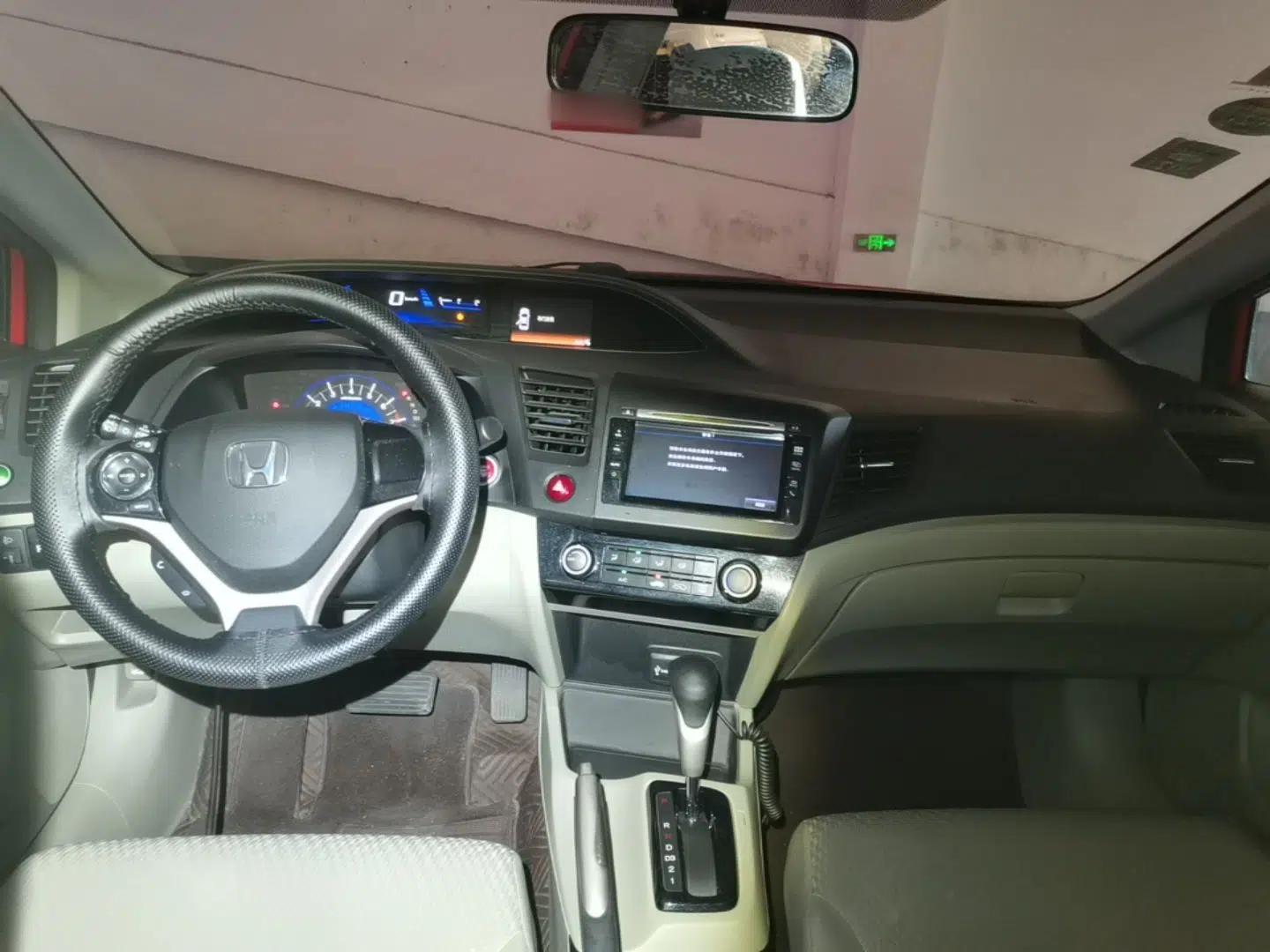 Honda Civic 2014 1.8L automatic comfort version — миниатюра 12