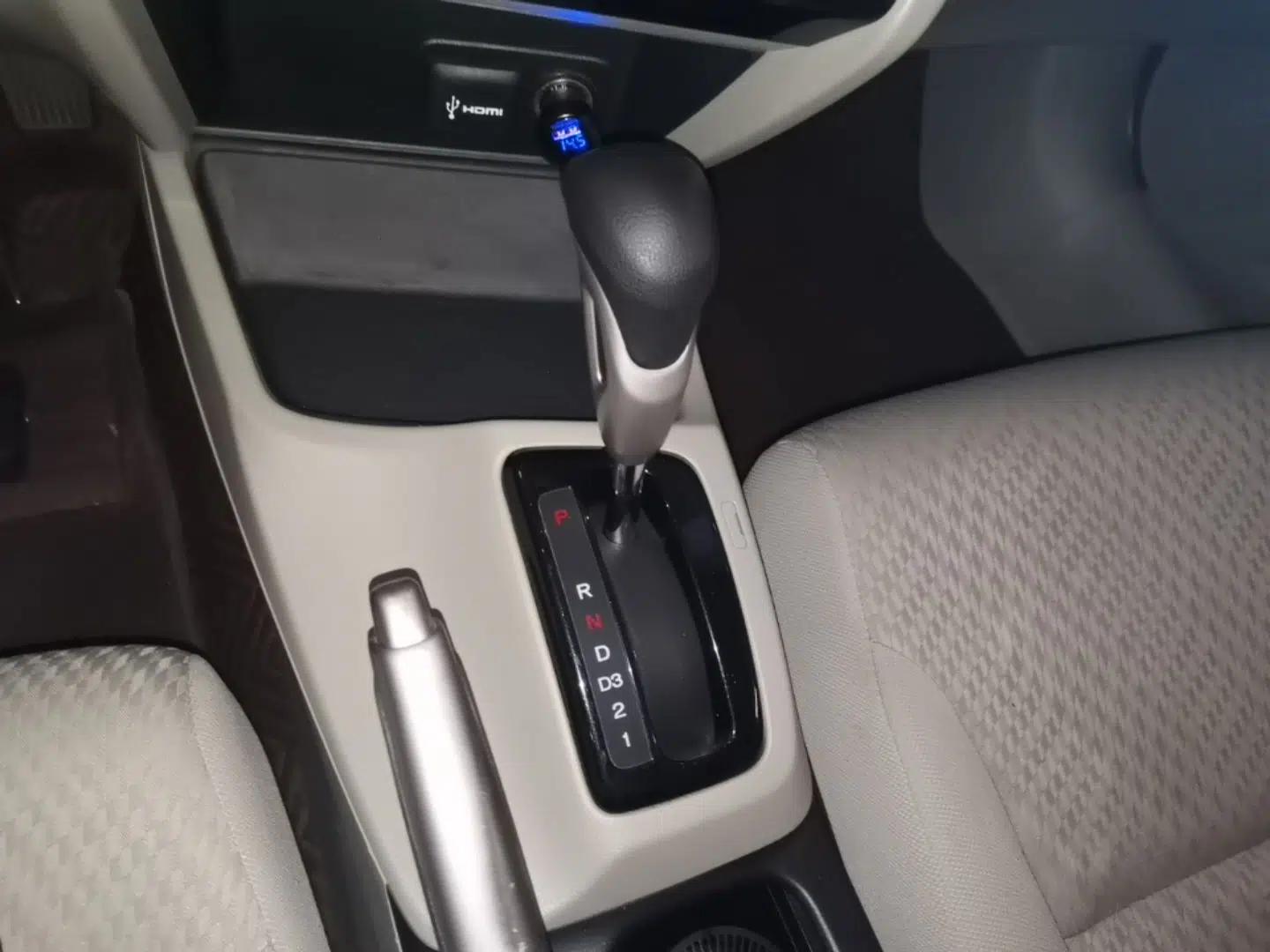 Honda Civic 2014 1.8L automatic comfort version — миниатюра 16