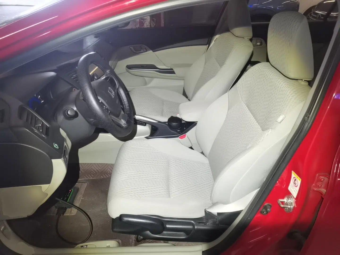 Honda Civic 2014 1.8L automatic comfort version — миниатюра 17