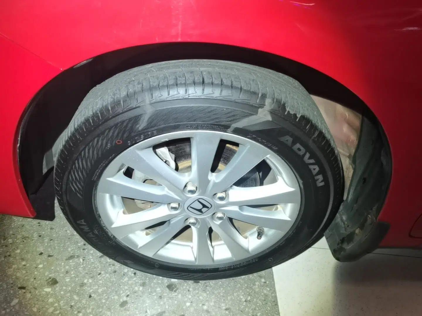 Honda Civic 2014 1.8L automatic comfort version — миниатюра 10