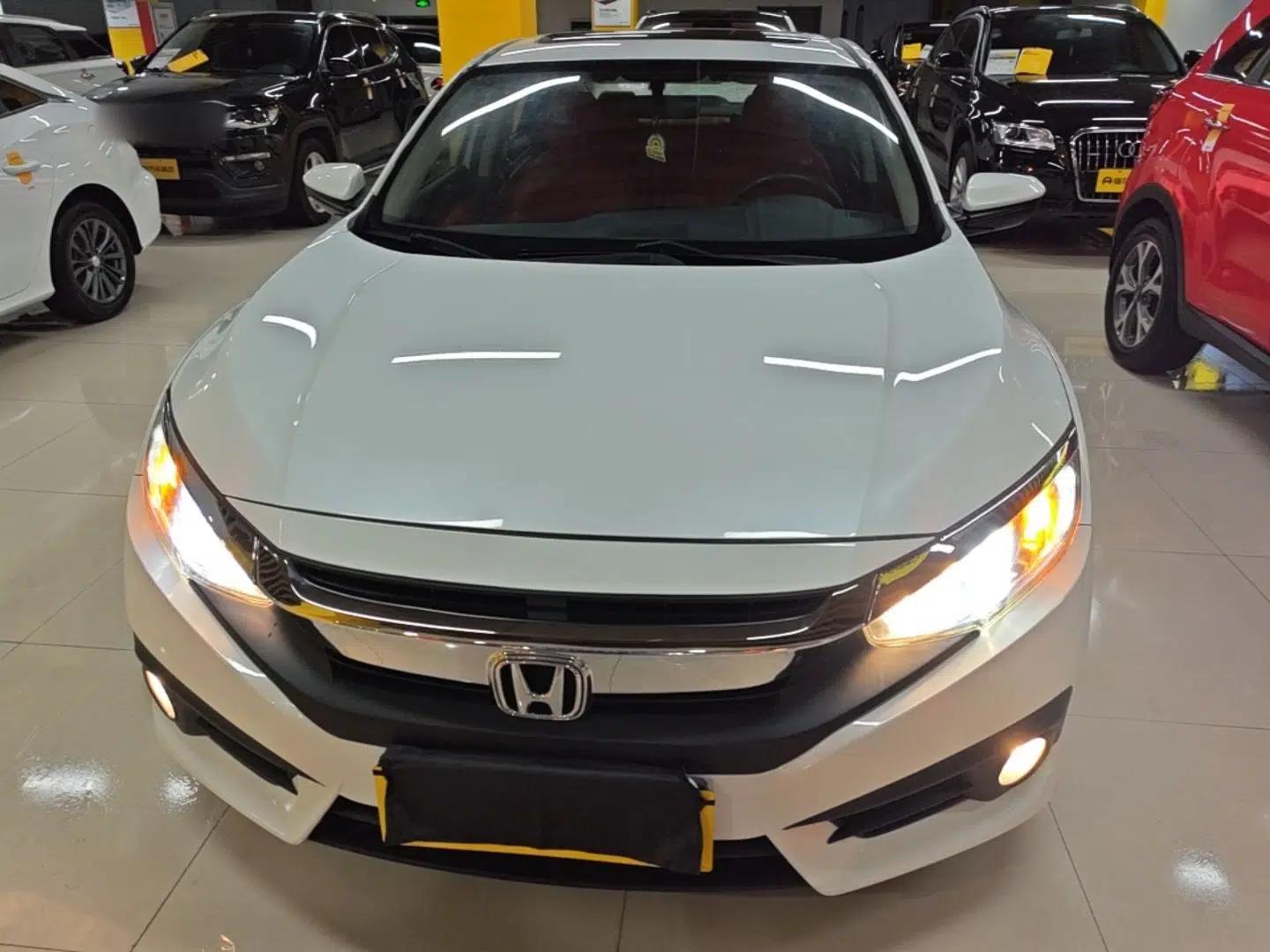 Honda Civic 2016 220TURBO CVT Luxury Edition — миниатюра 2